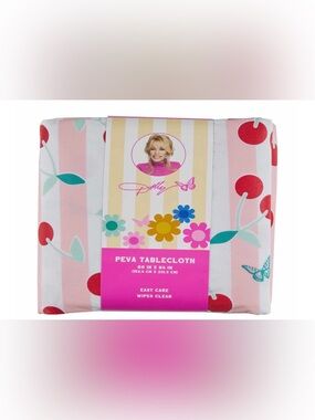 Dolly Parton tablecloth NWT 60 x 84“
Dolly Parton Cherry Table cloth wipes clean